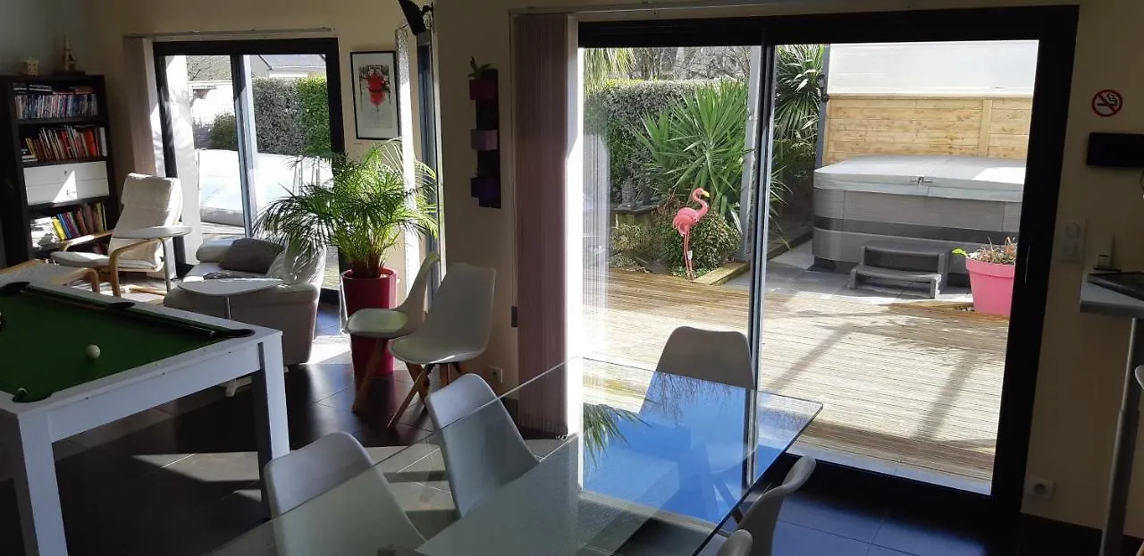 Holiday home Maison 10 Pers Avec Piscine Chauffee Et Spa Surzur