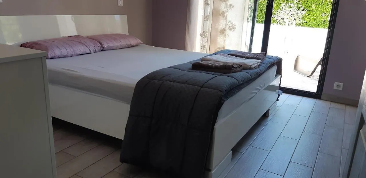 Maison 10 Pers Avec Piscine Chauffee Et Spa Surzur Holiday home