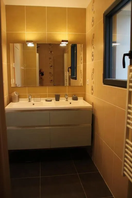 Maison 10 Pers Avec Piscine Chauffee Et Spa Surzur France