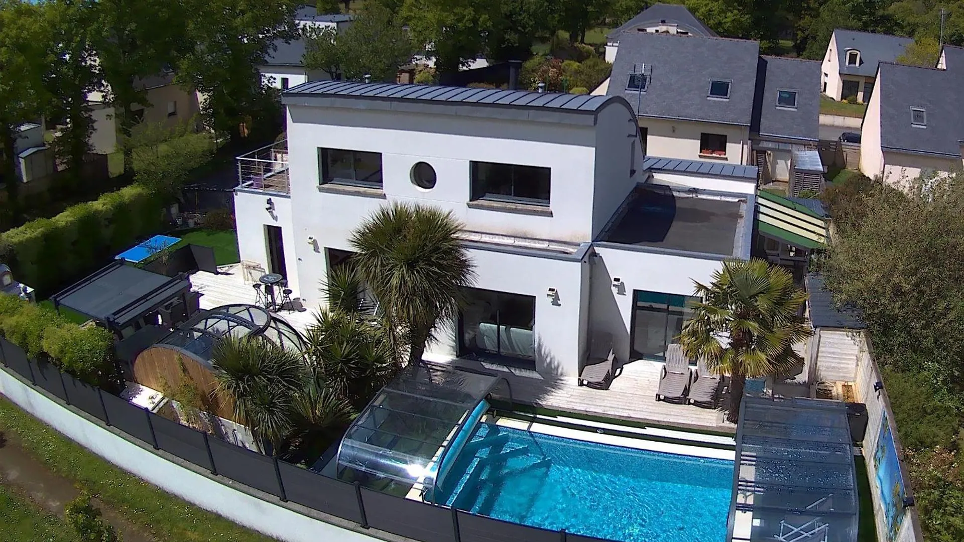 Holiday home Maison 10 Pers Avec Piscine Chauffee Et Spa Surzur