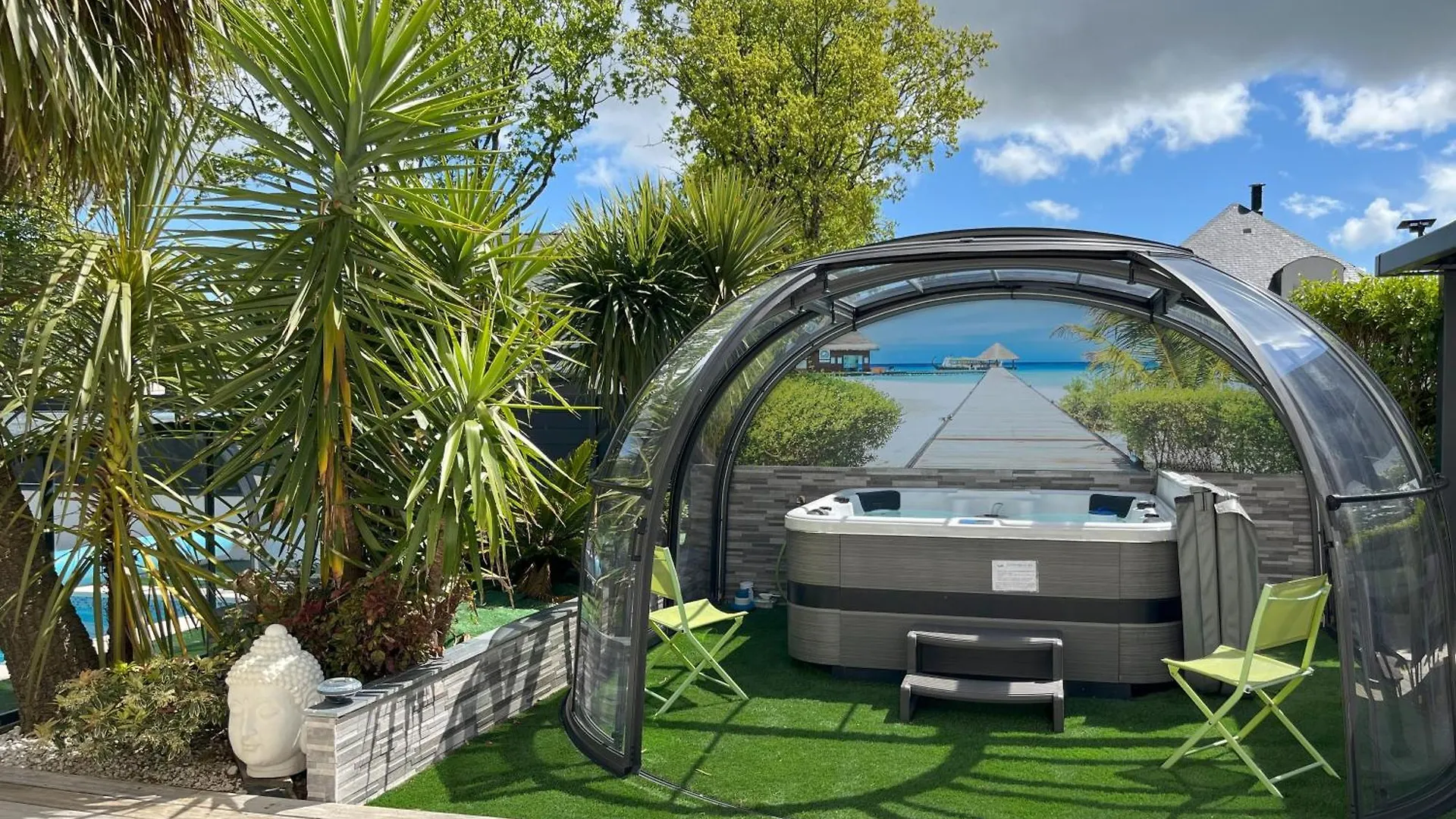 Maison 10 Pers Avec Piscine Chauffee Et Spa Surzur 0*,