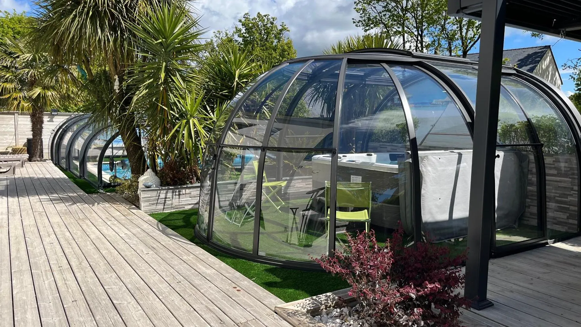 Holiday home Maison 10 Pers Avec Piscine Chauffee Et Spa Surzur